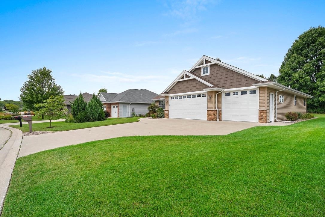 1004 HEYERDAHL Heights