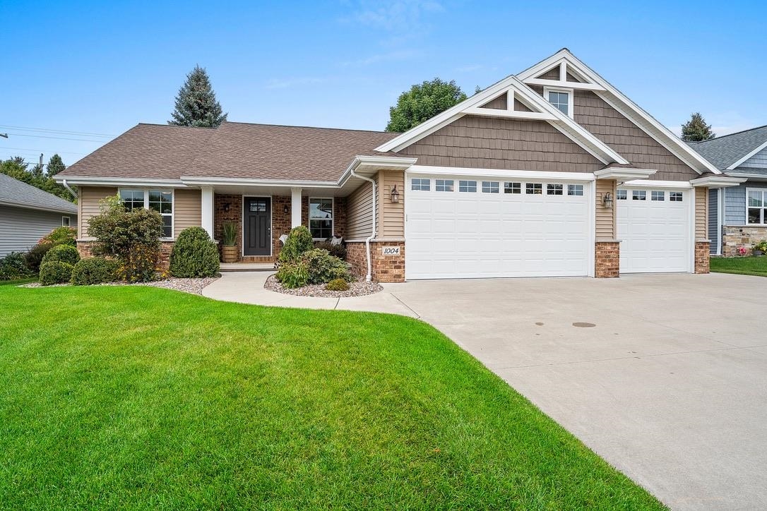 1004 HEYERDAHL Heights