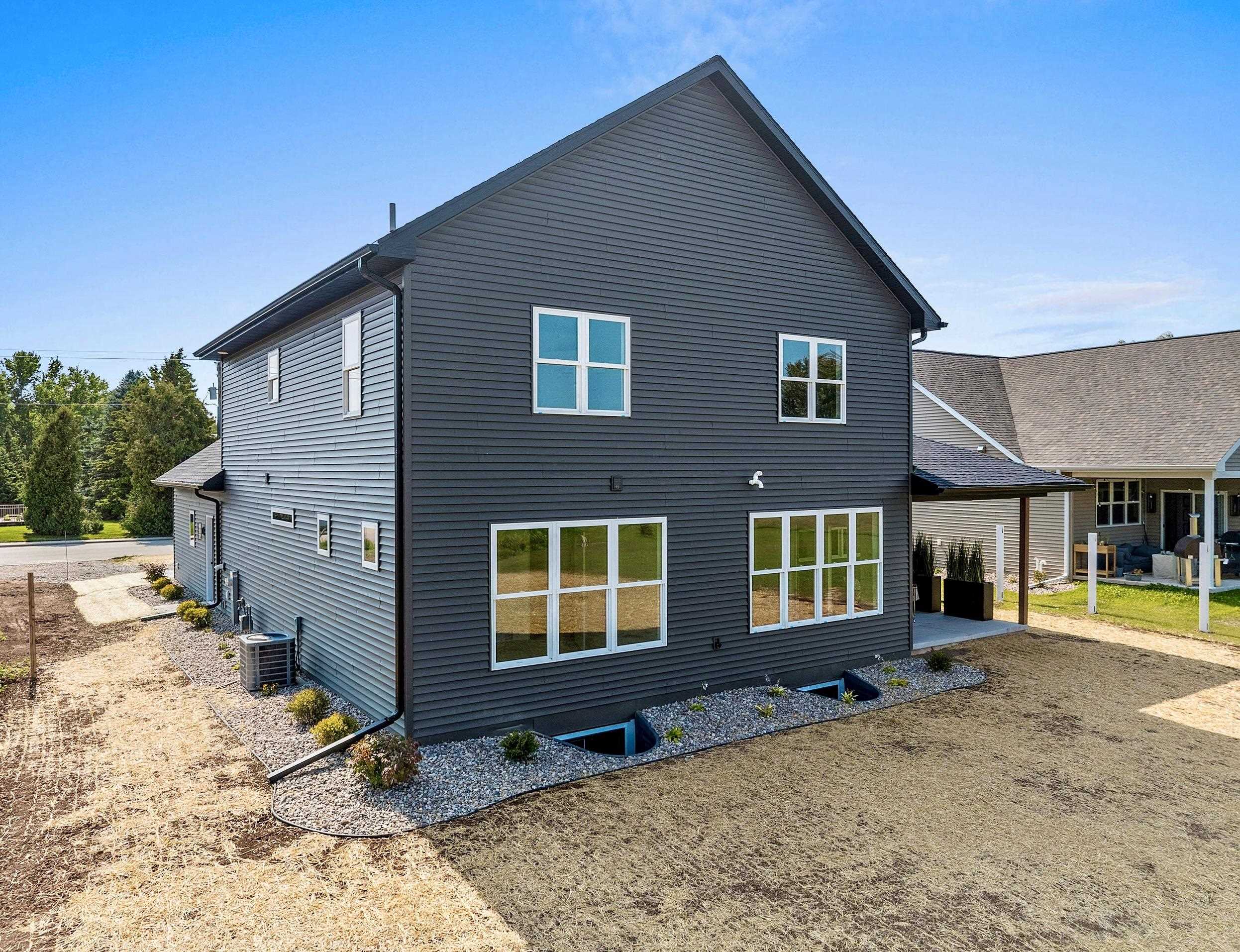 1871 LEDGEVIEW Road