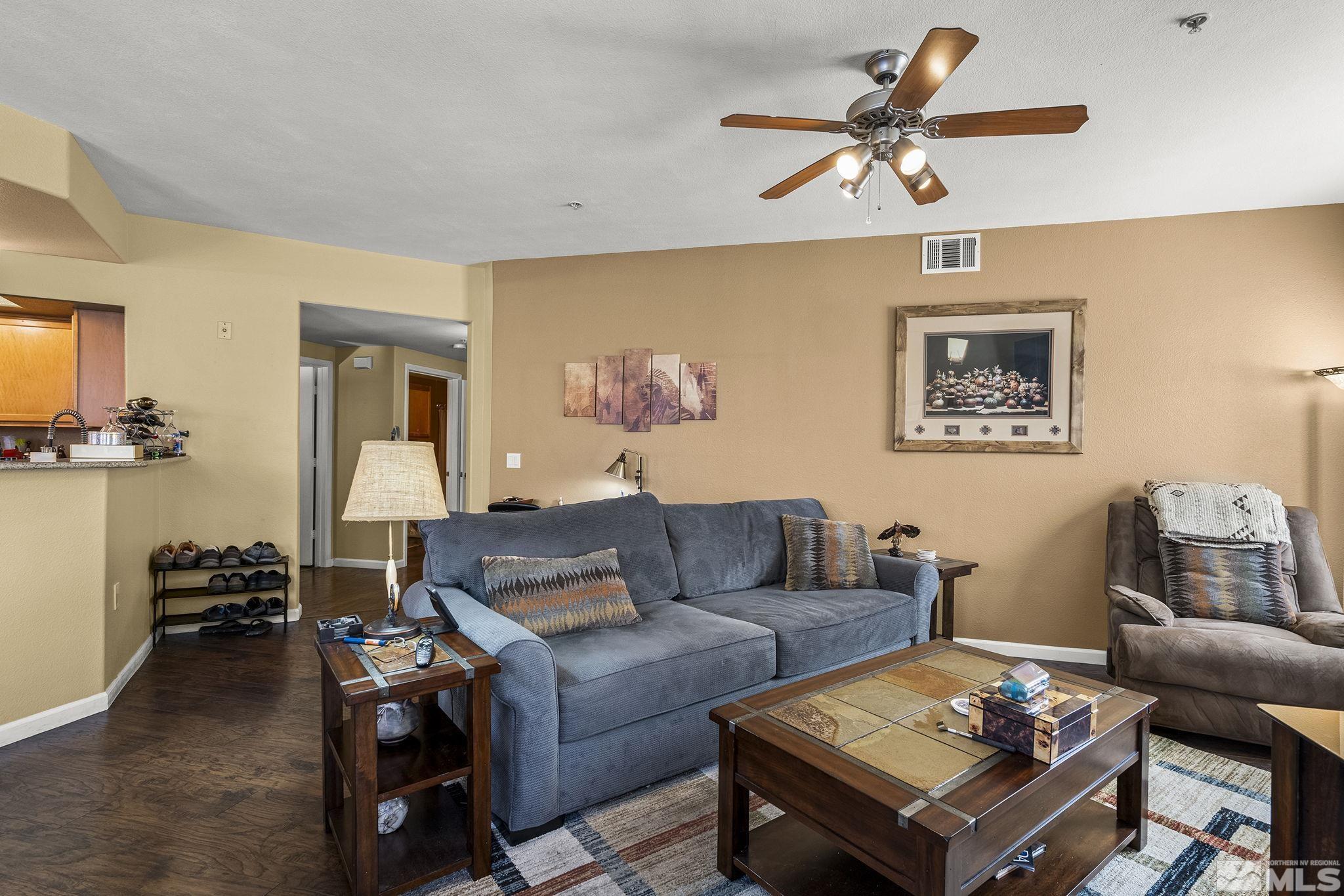 9050 Double R Boulevard, 1211