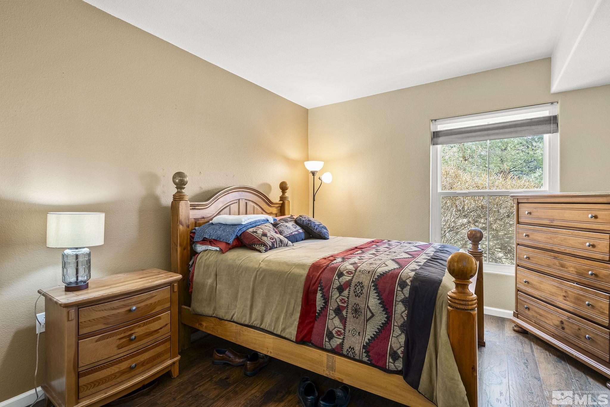 9050 Double R Boulevard, 1211