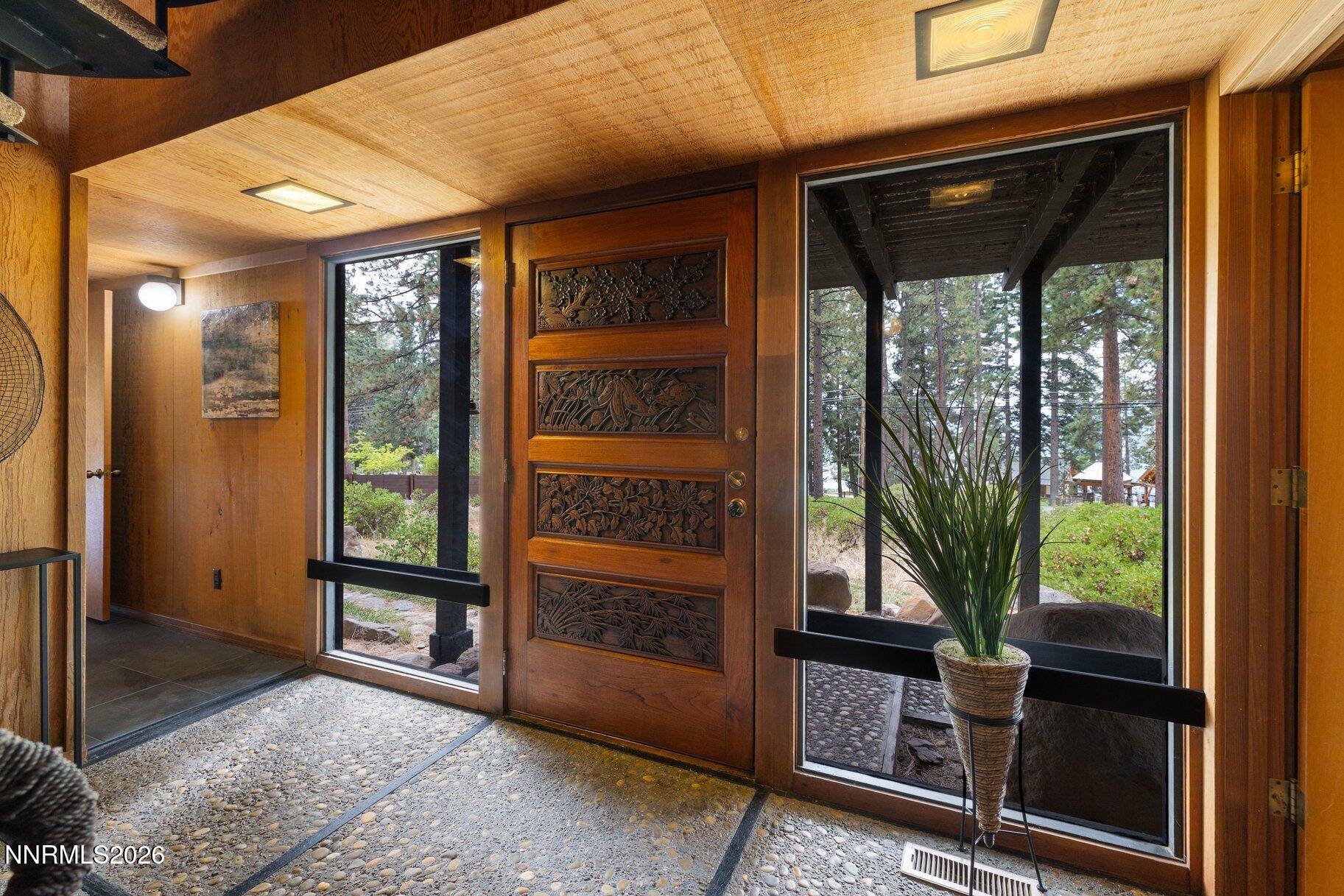 706 Lakeshore Boulevard