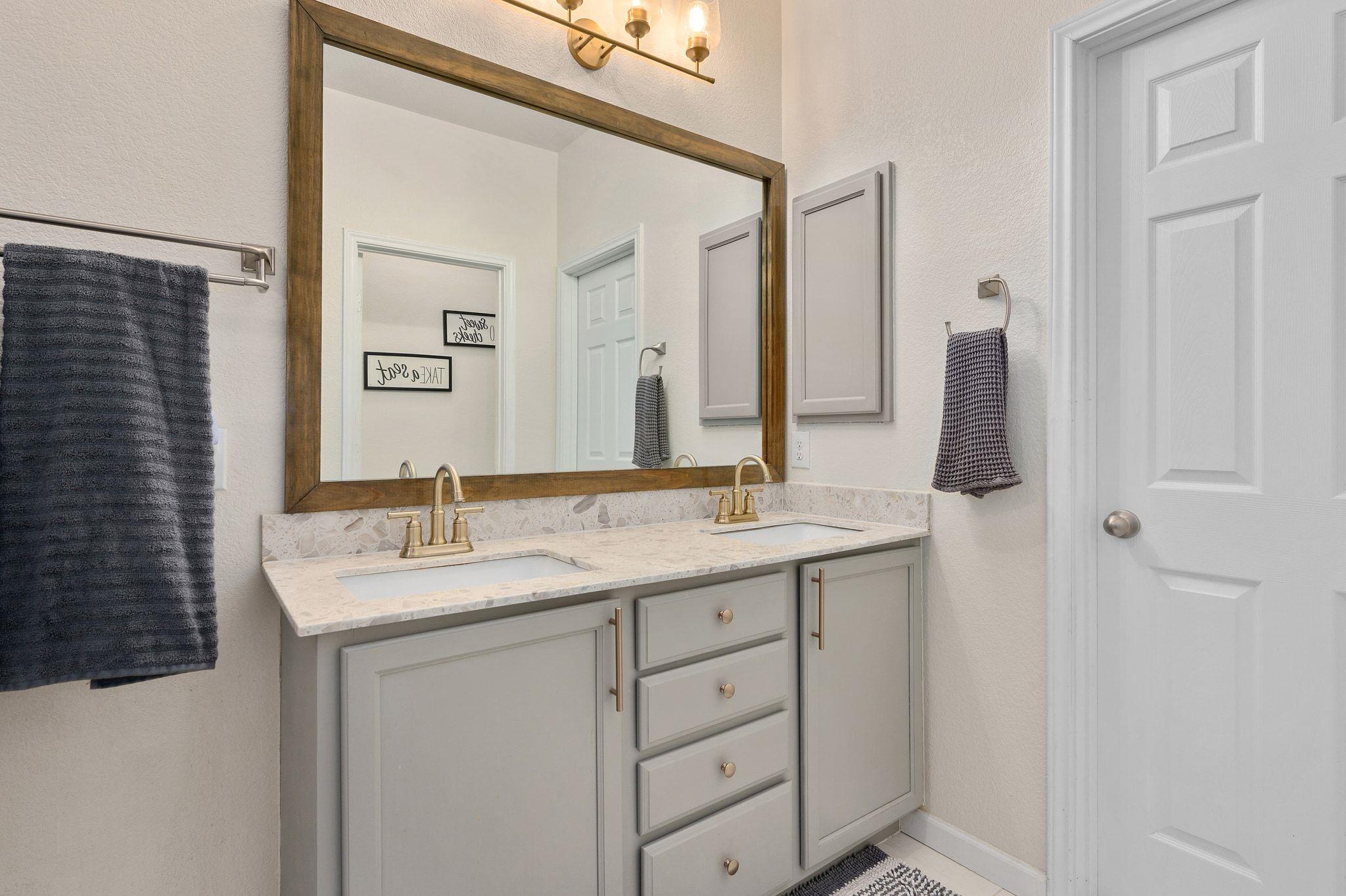 13820 James Garfield ST, Manor