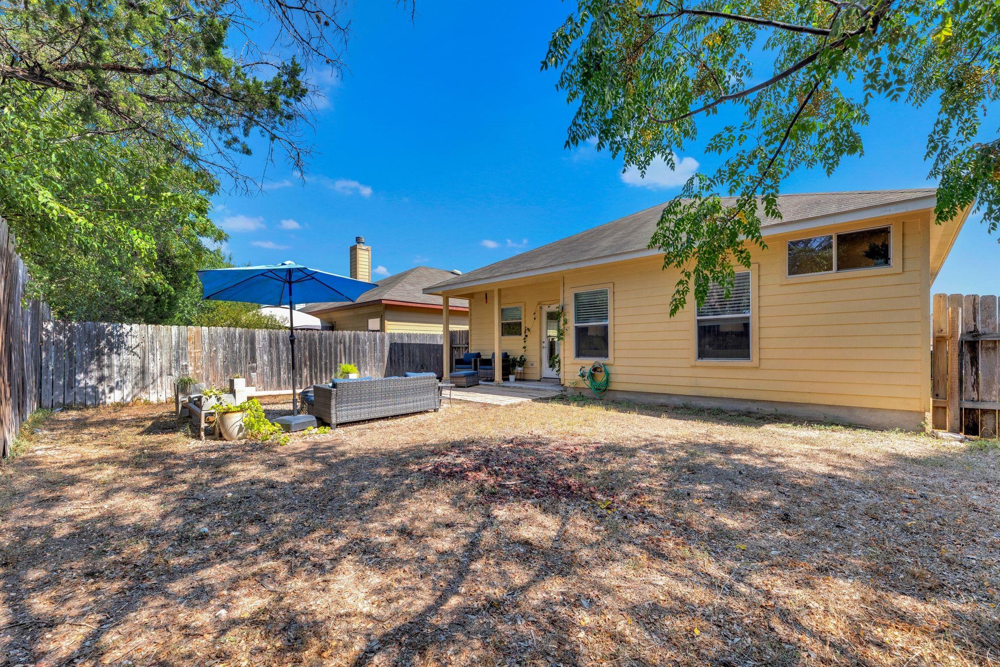 8901 Meridian Oak LN