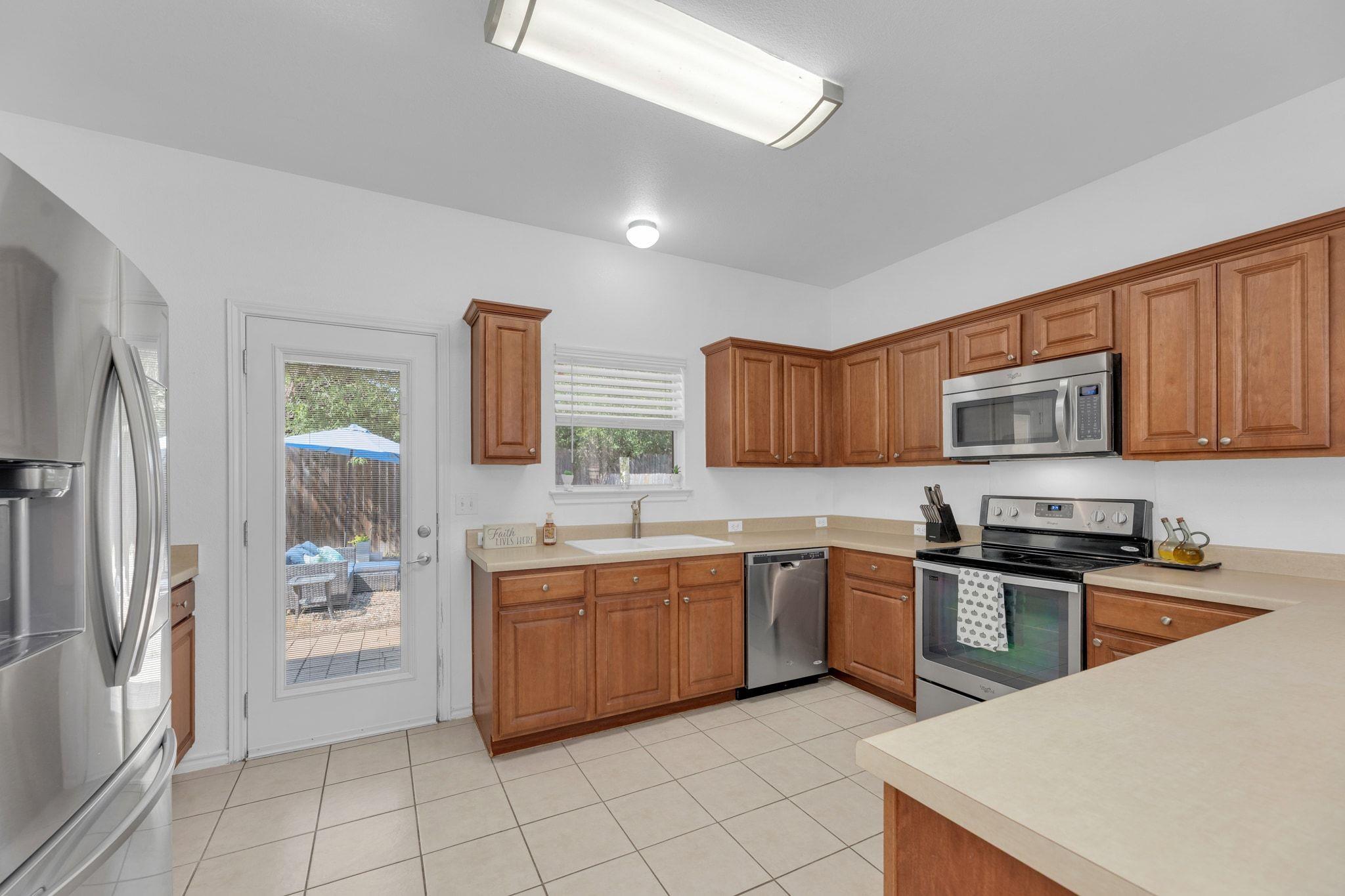 8901 Meridian Oak LN