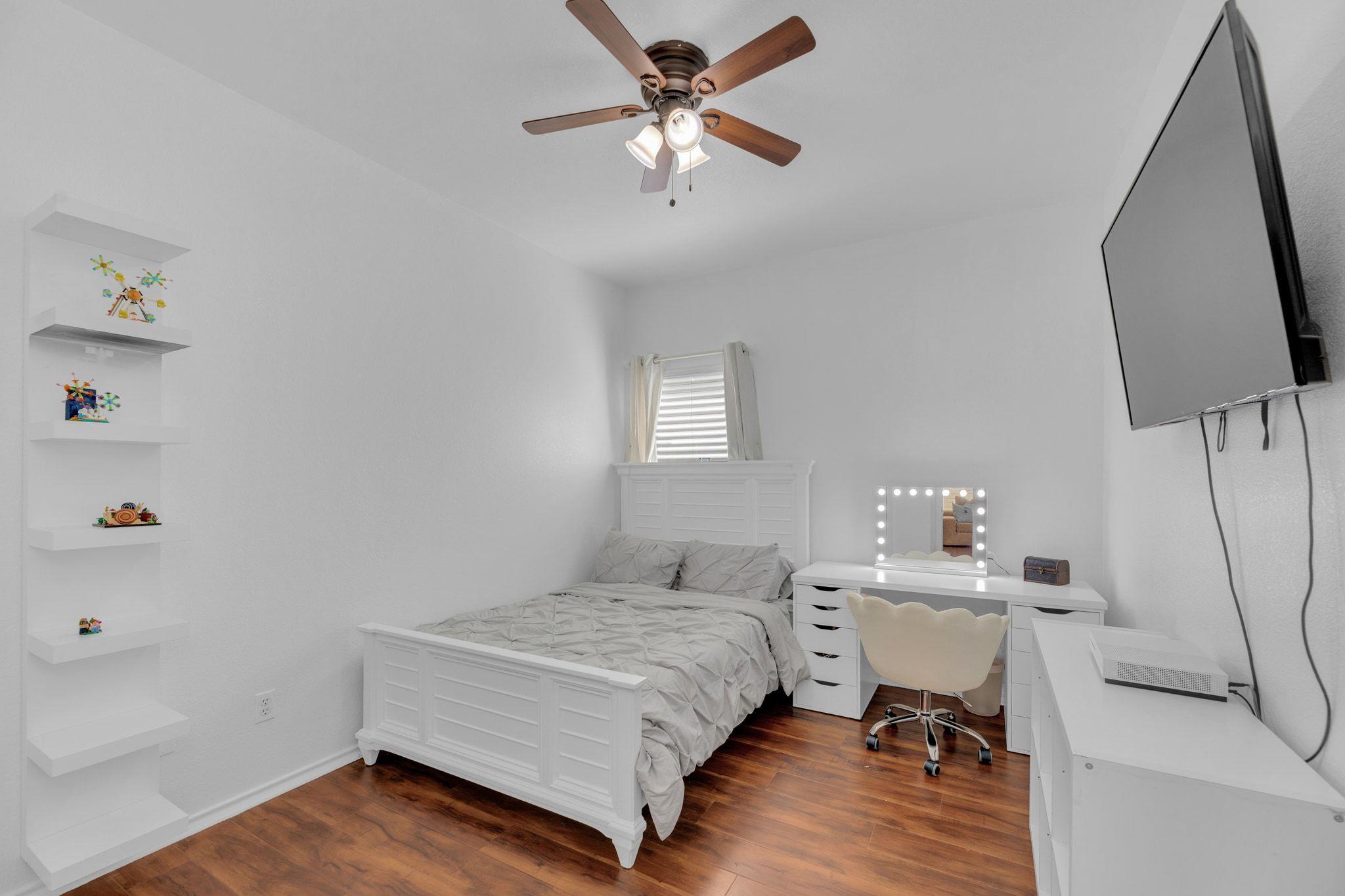 8901 Meridian Oak LN