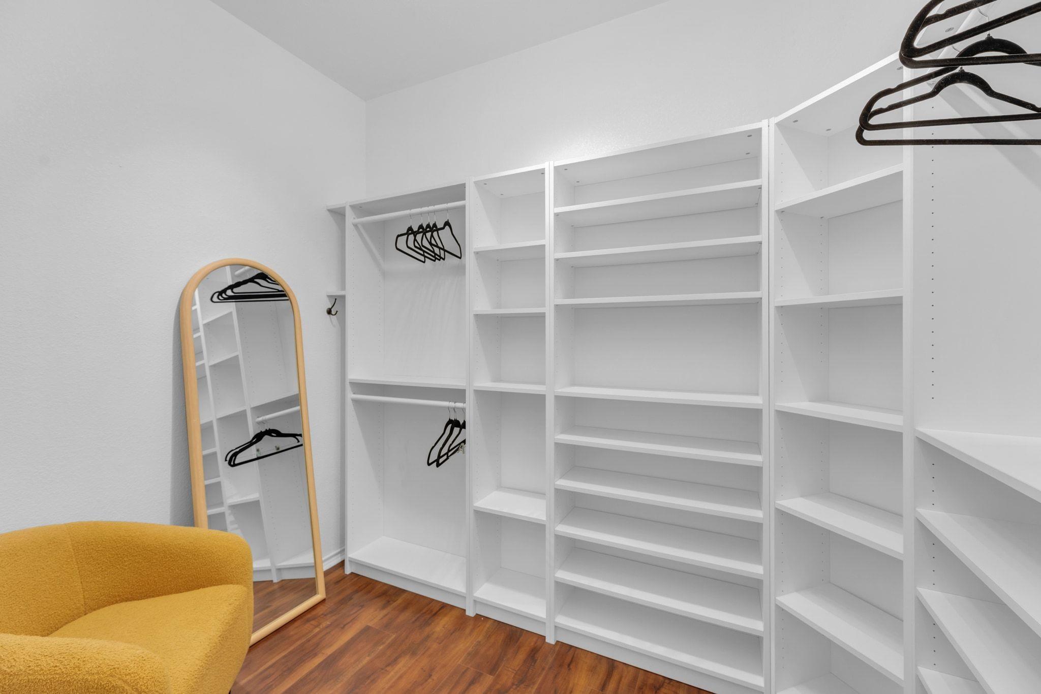 8901 Meridian Oak LN