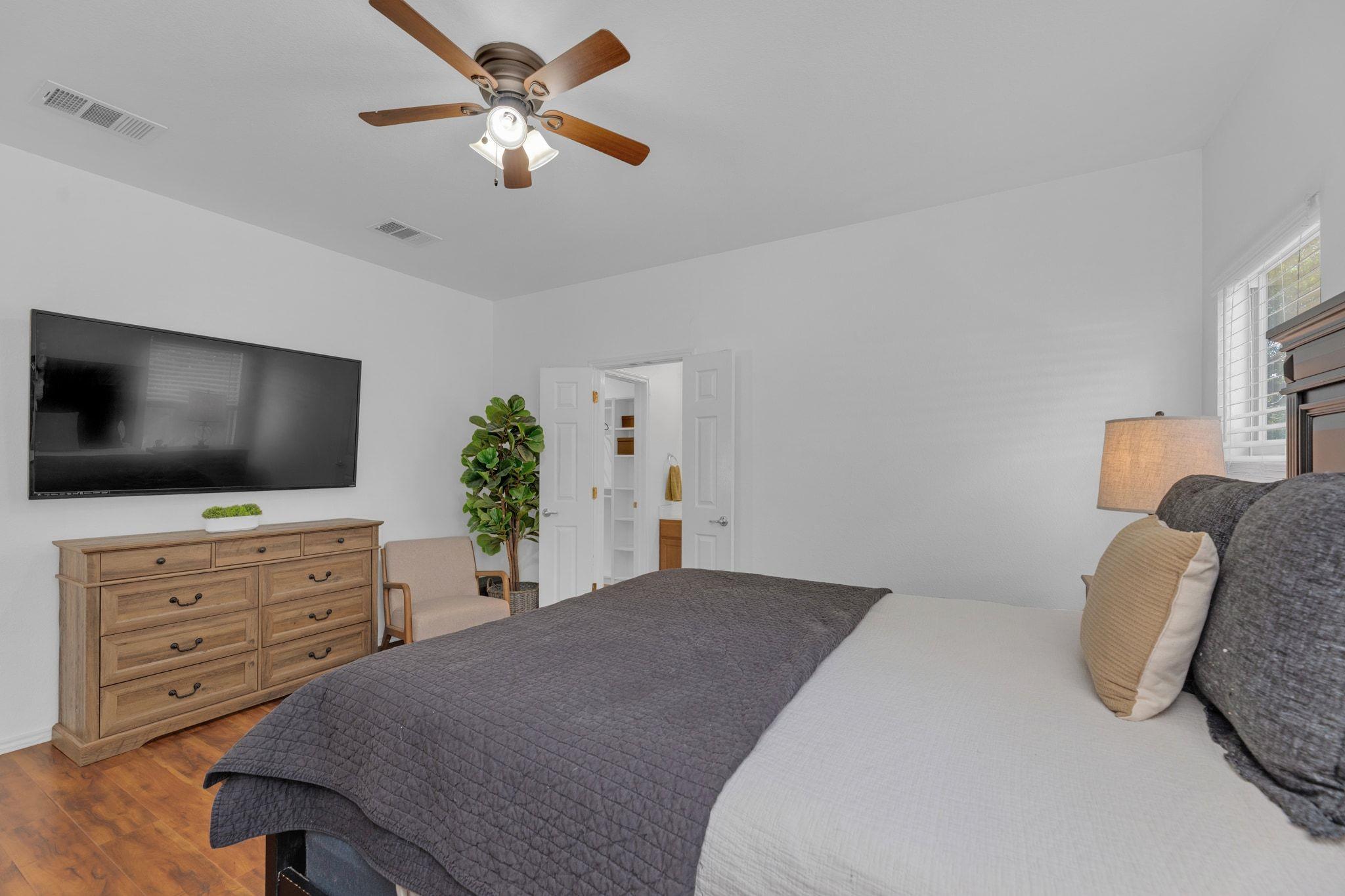 8901 Meridian Oak LN