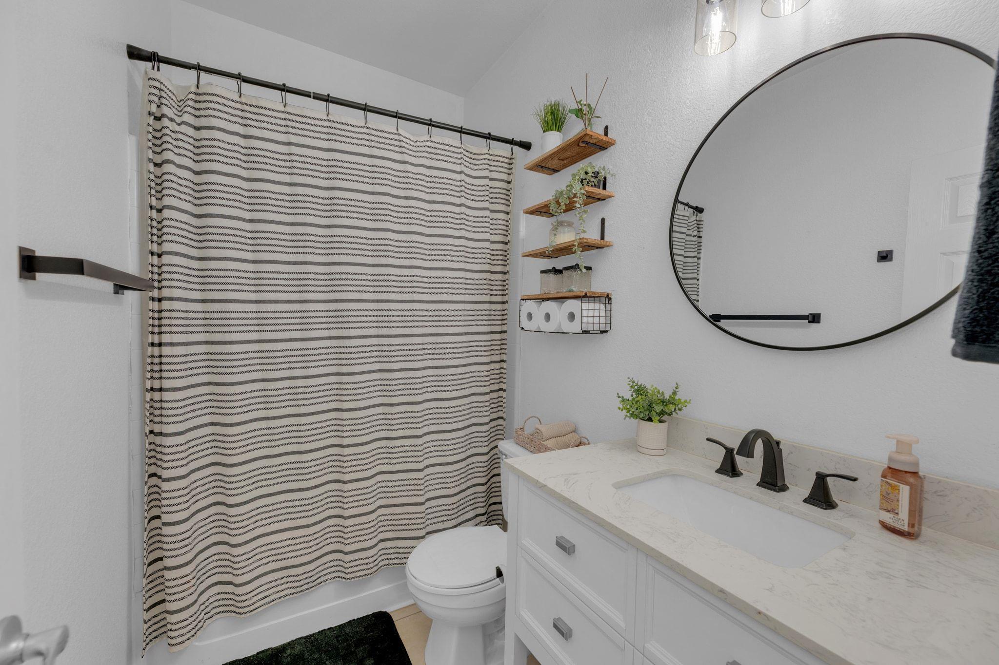 8901 Meridian Oak LN