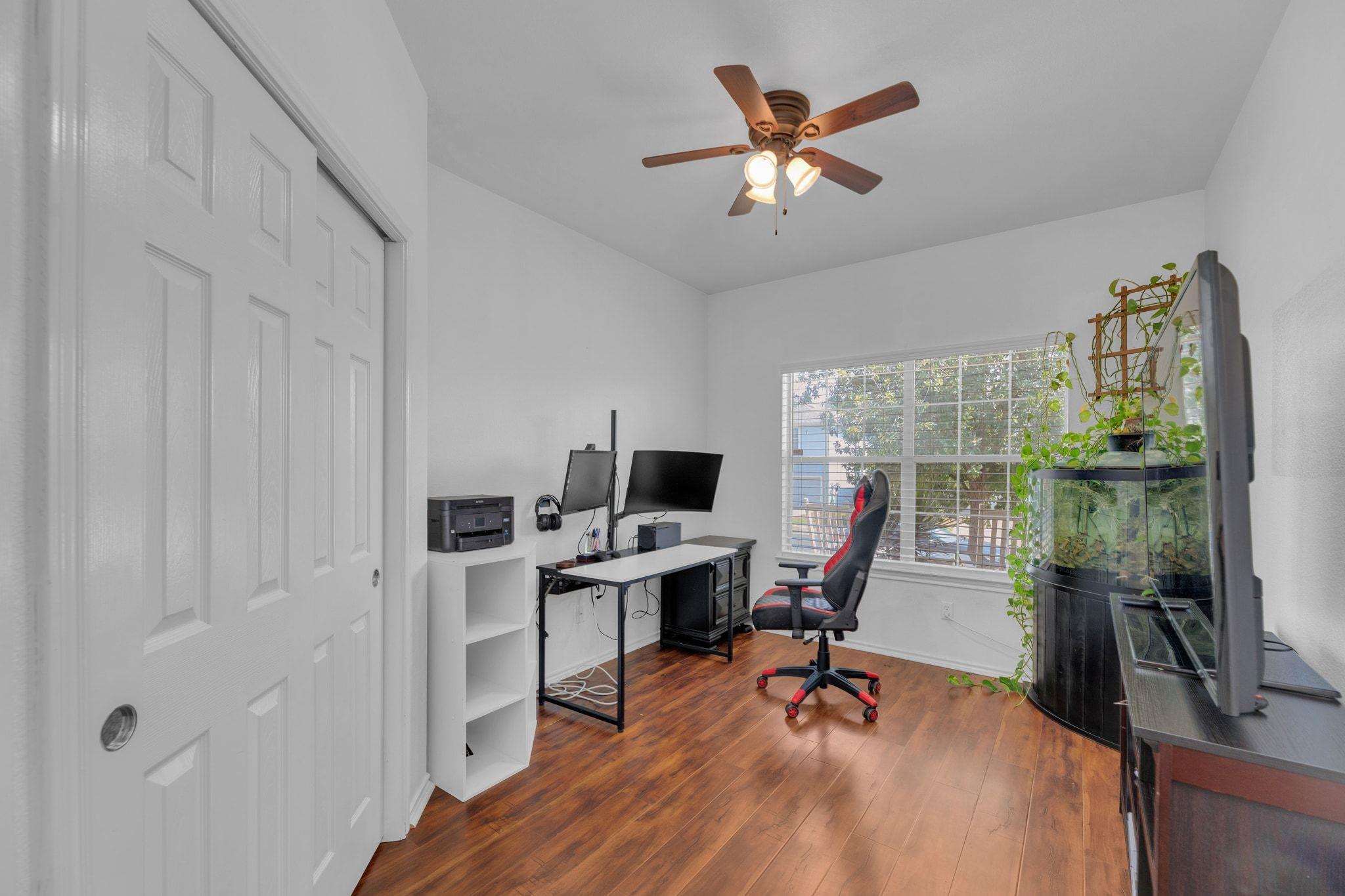 8901 Meridian Oak LN