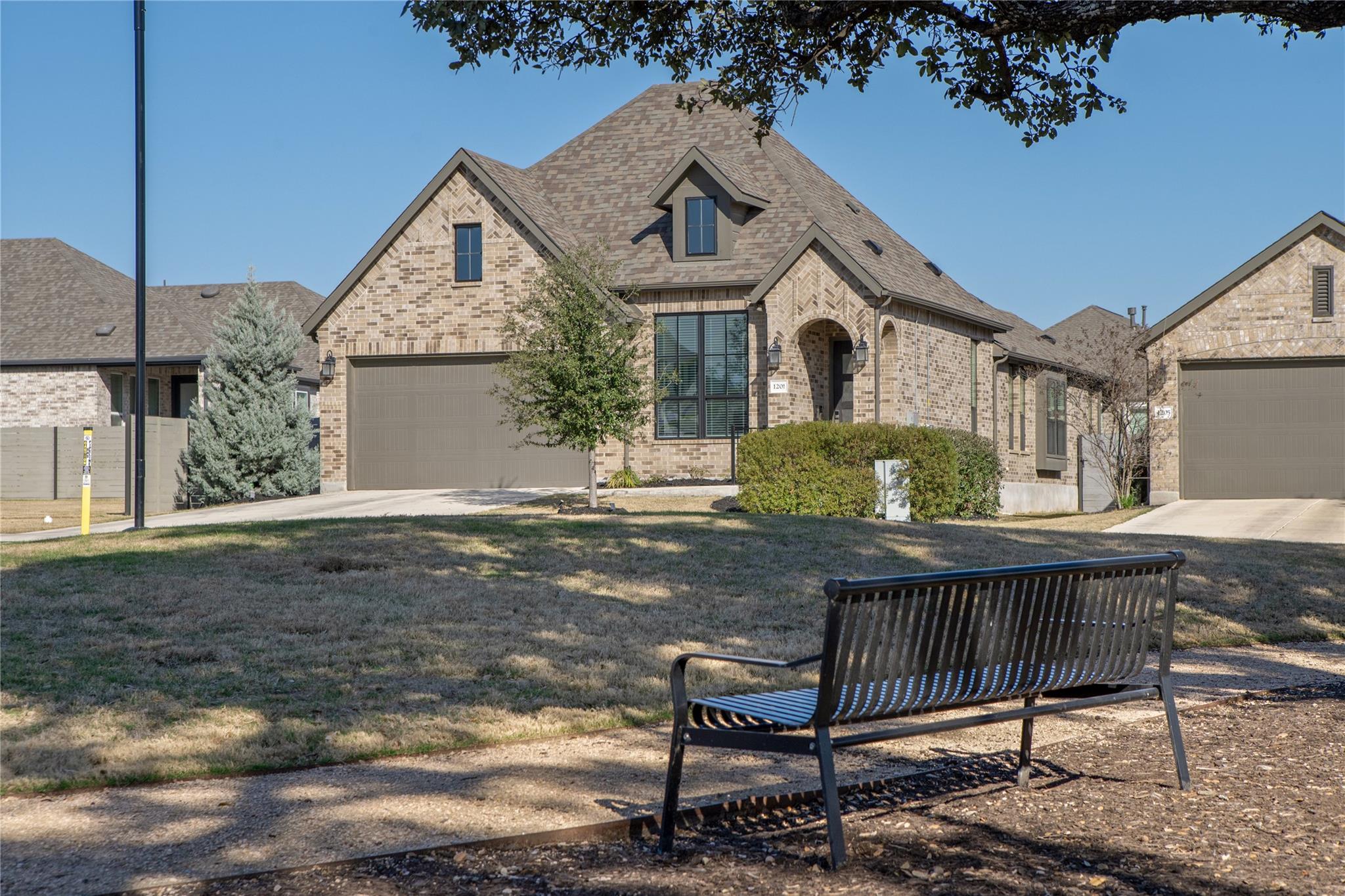 1201 Highcrest