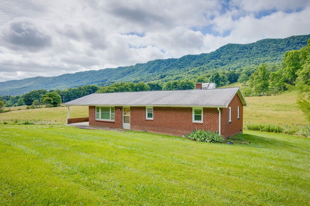 4668 Green Valley Rd