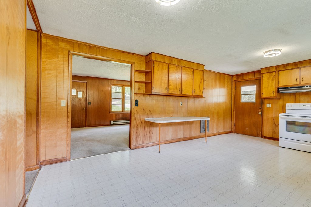 4668 Green Valley Rd