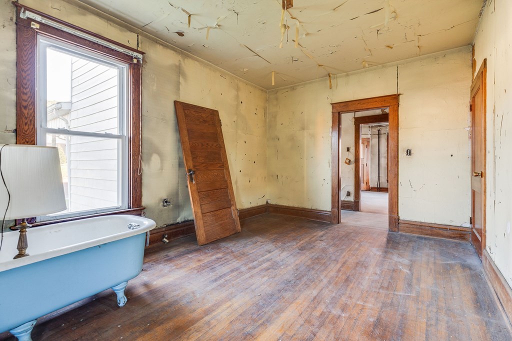 293 W Main Street