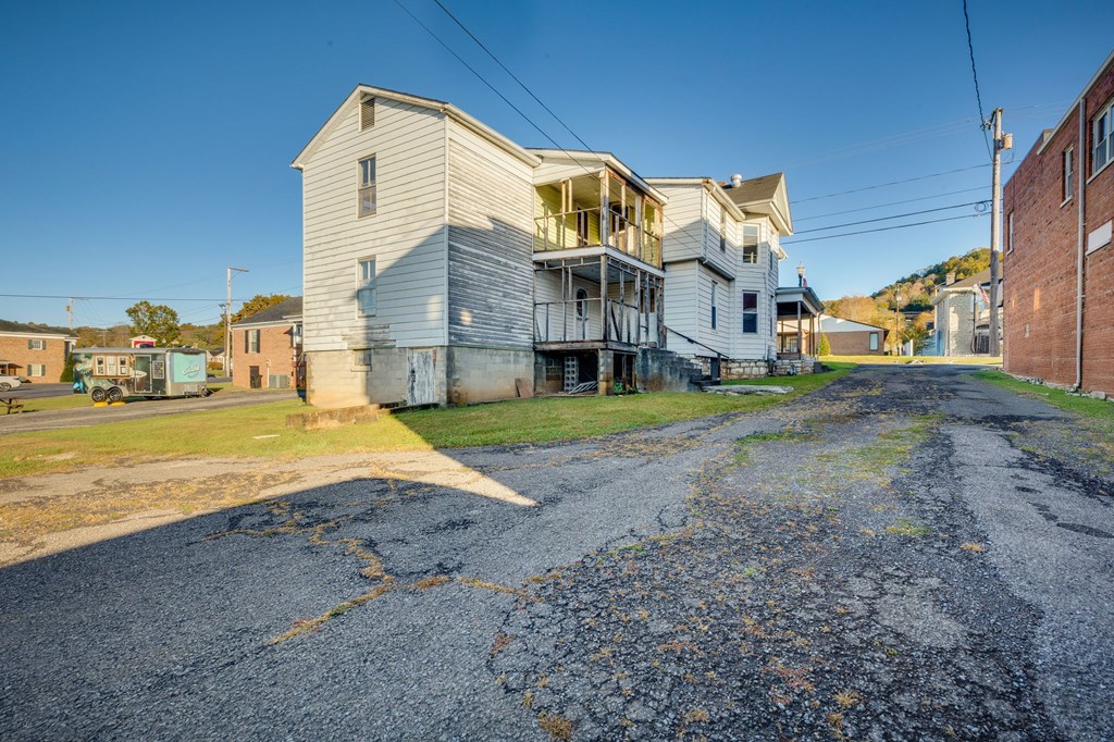 293 W Main Street