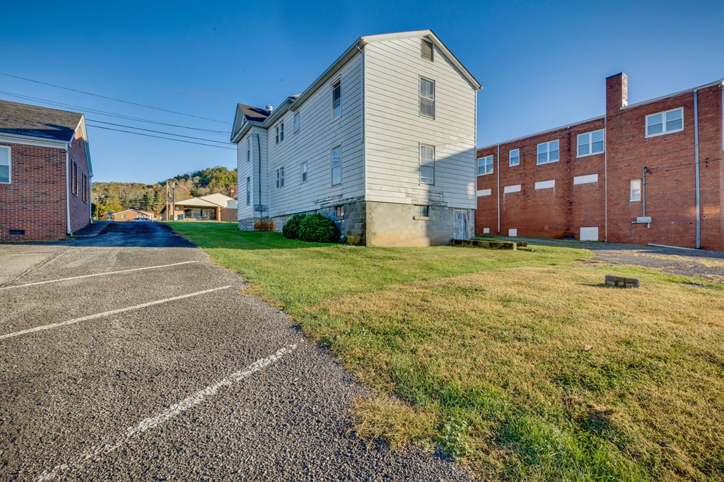 293 W Main Street