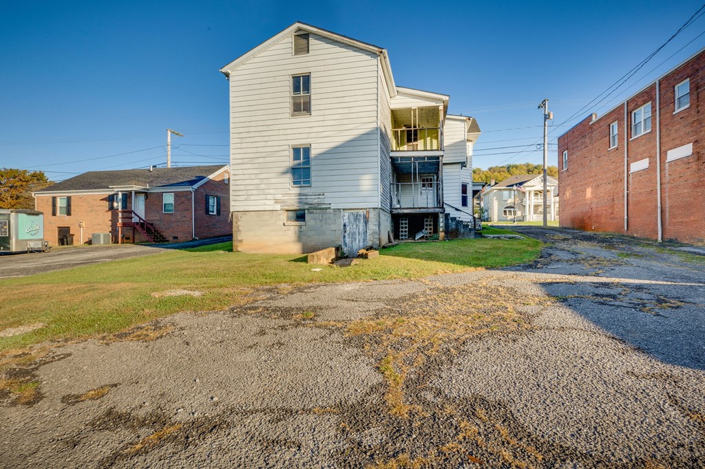 293 W Main Street