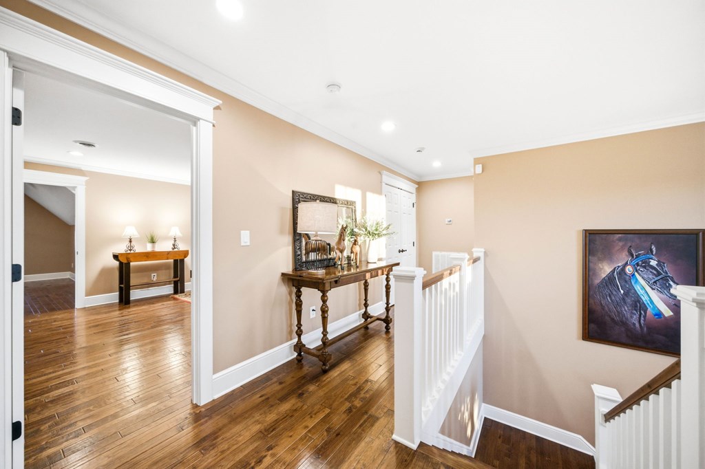 568 Oak Circle Dr.