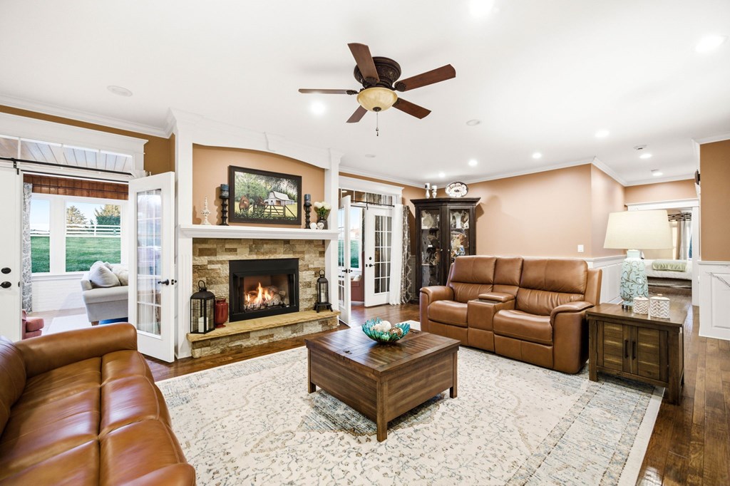 568 Oak Circle Dr.