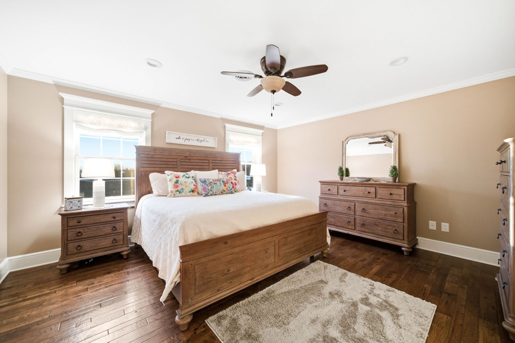568 Oak Circle Dr.