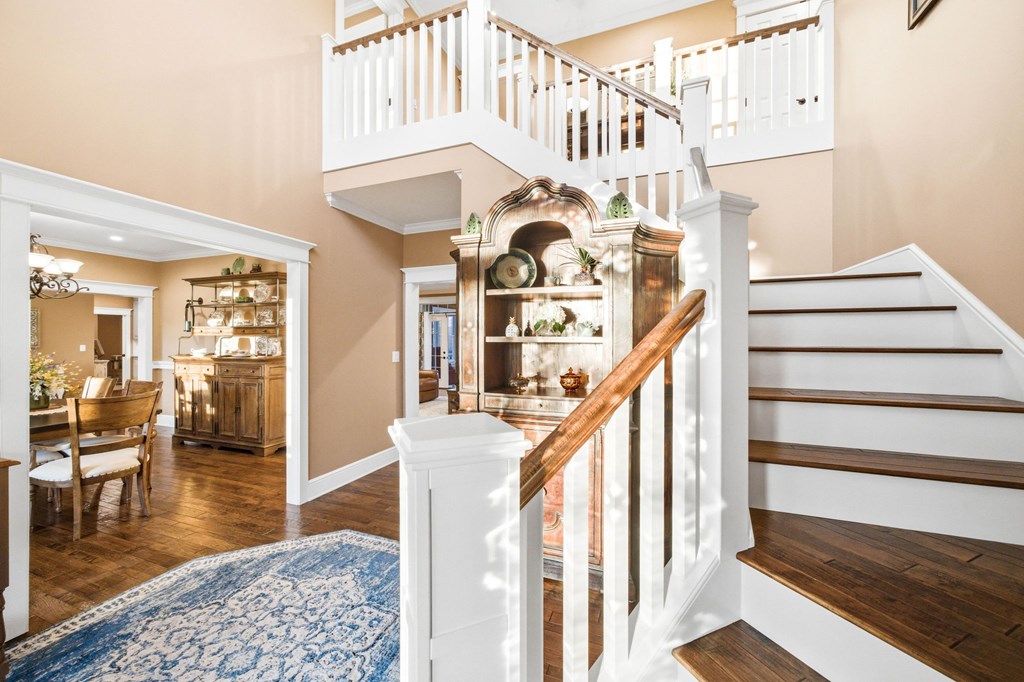 568 Oak Circle Dr.