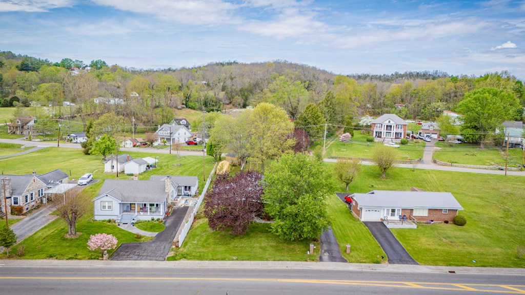622 W Main St.