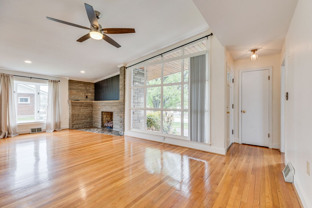 622 W Main St.