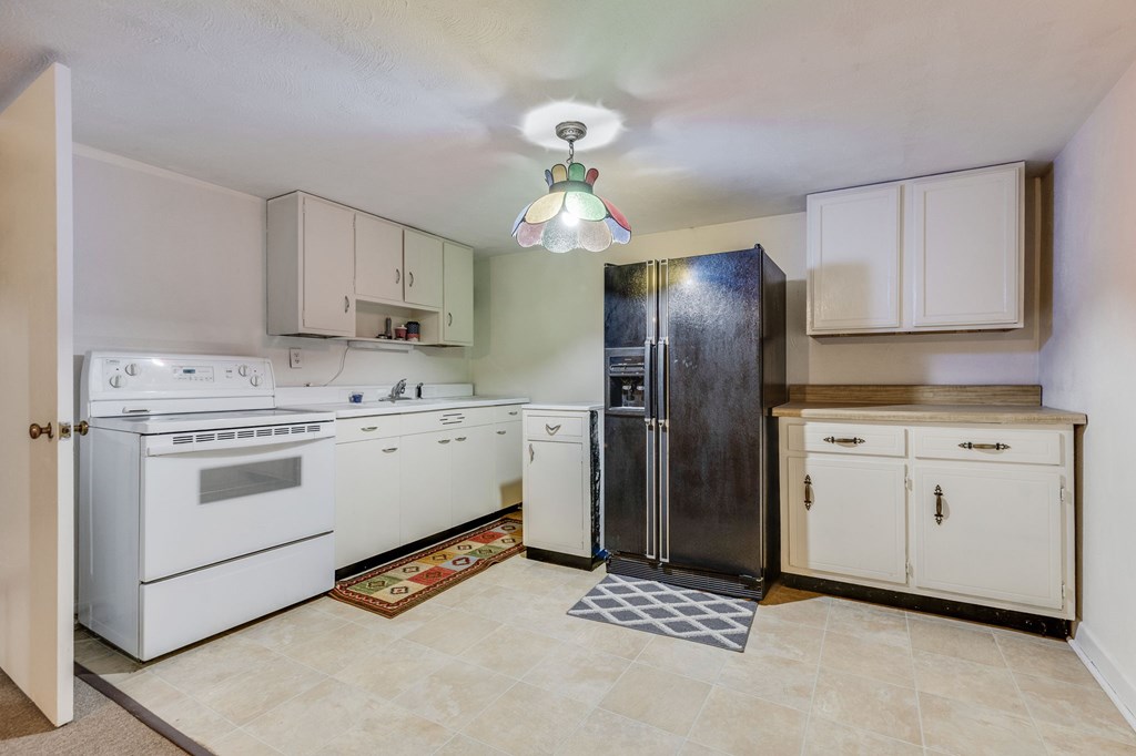 622 W Main St.