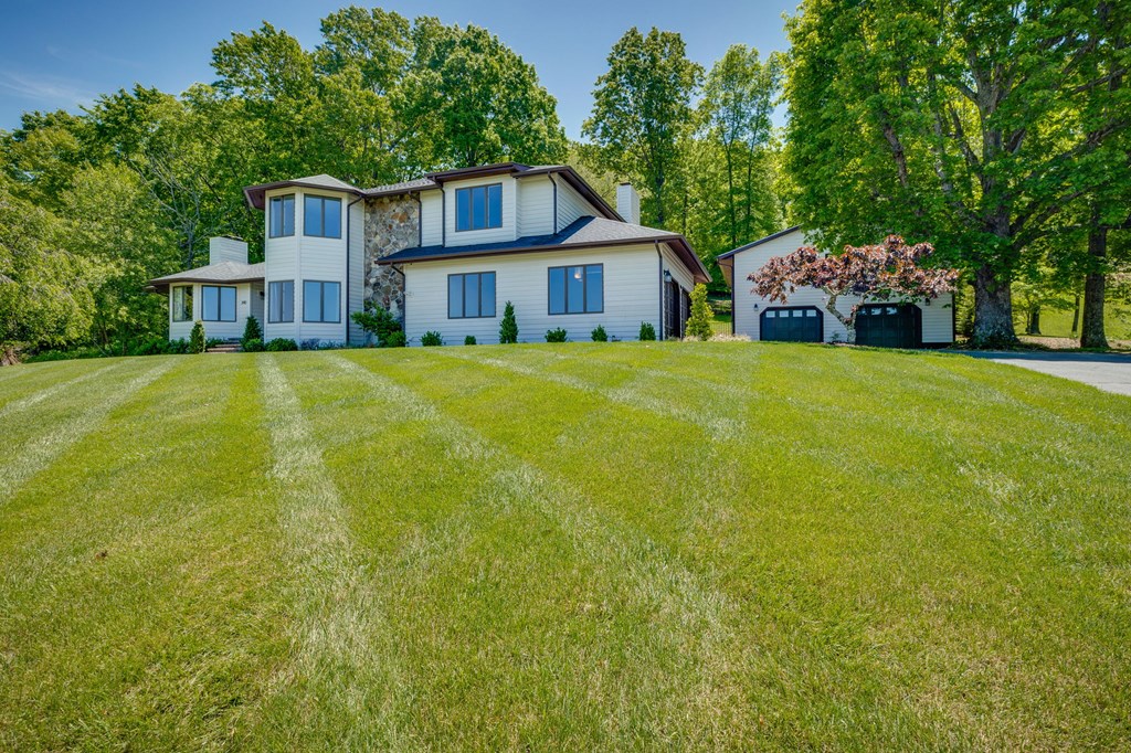 390 Winterham Dr