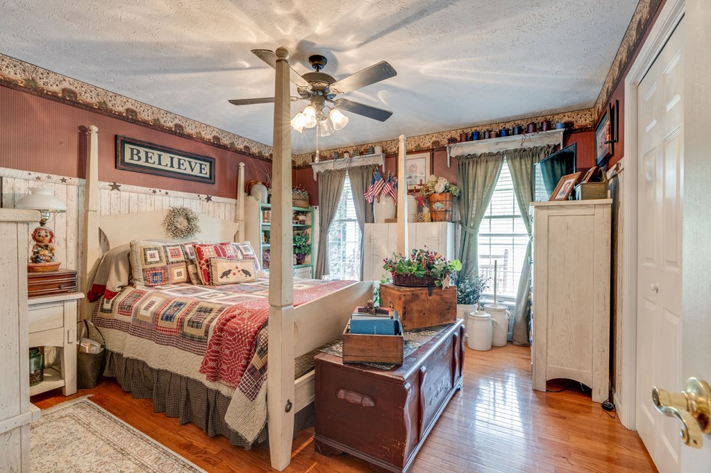 33307 Graceland Ln