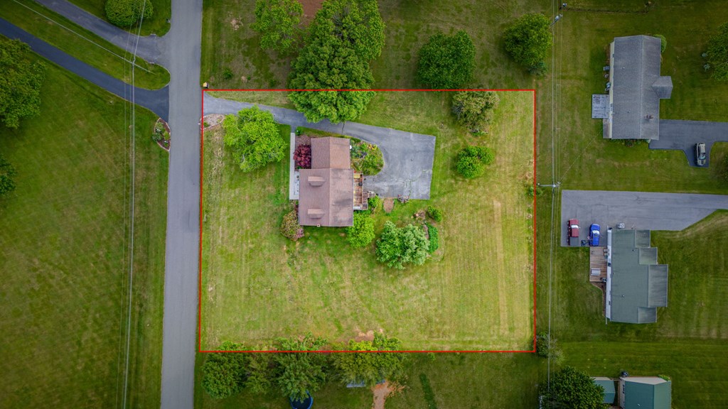 33307 Graceland Ln