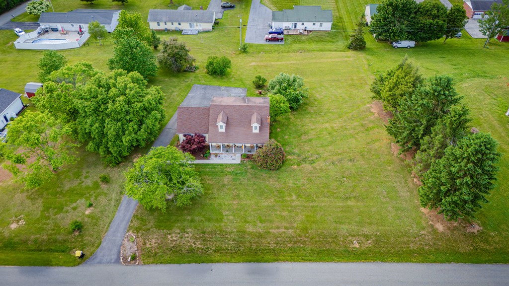 33307 Graceland Ln