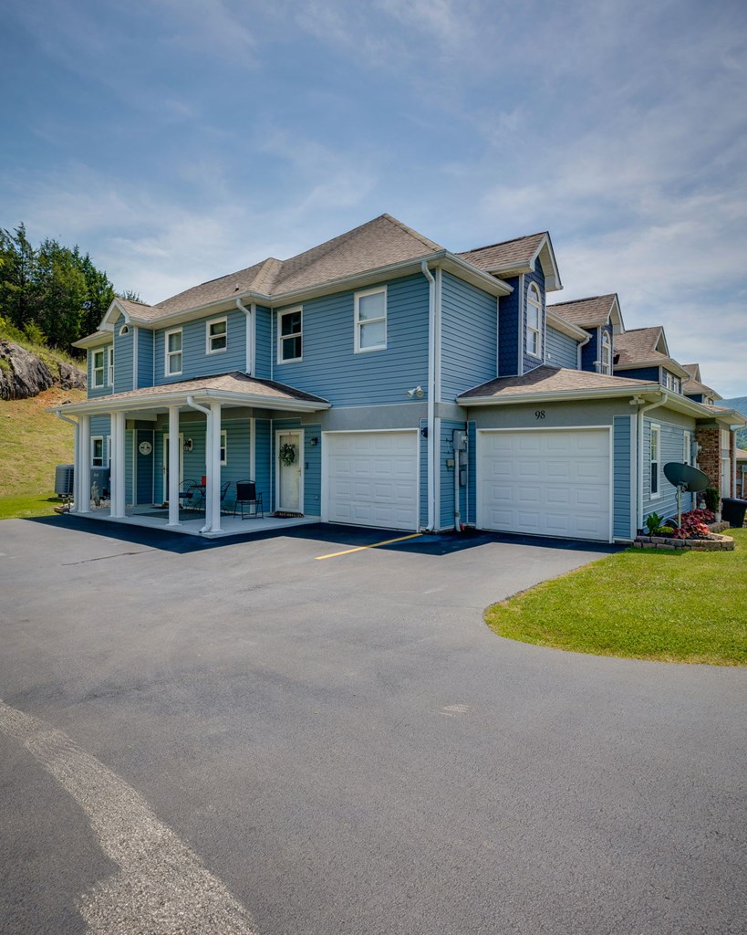 100 Gardenside Blvd