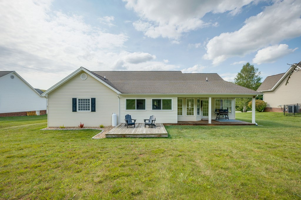 687 Donald C Moore Dr.