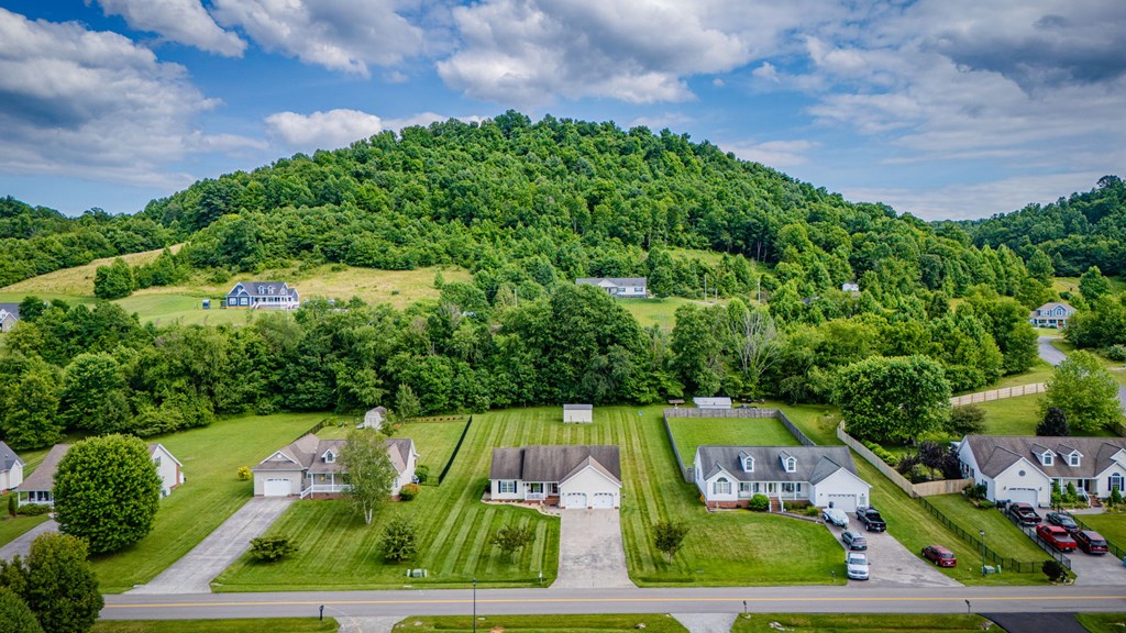 687 Donald C Moore Dr.