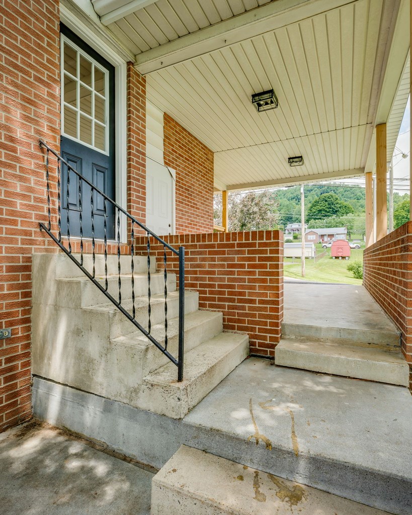 351 Russell Street
