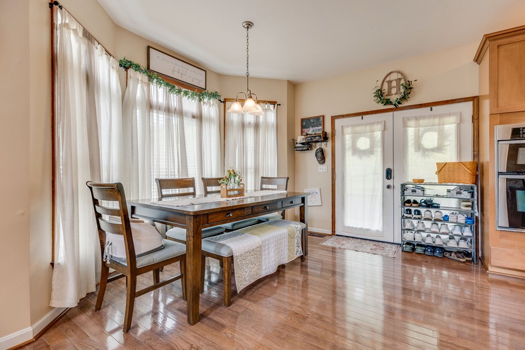 472 Evas Walk