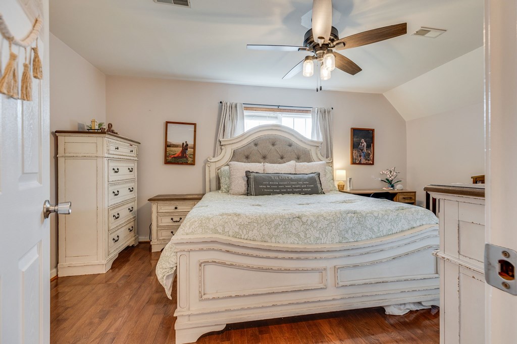 472 Evas Walk