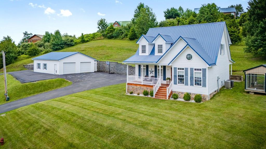 472 Evas Walk