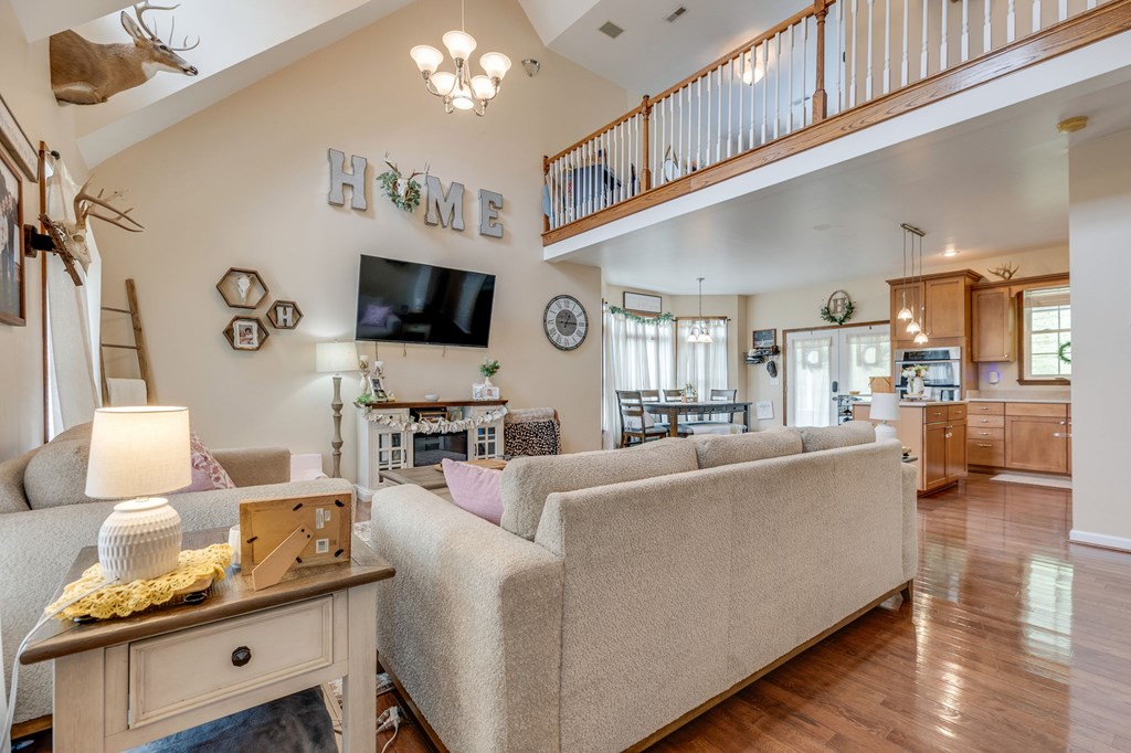 472 Evas Walk