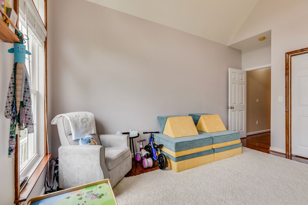 472 Evas Walk