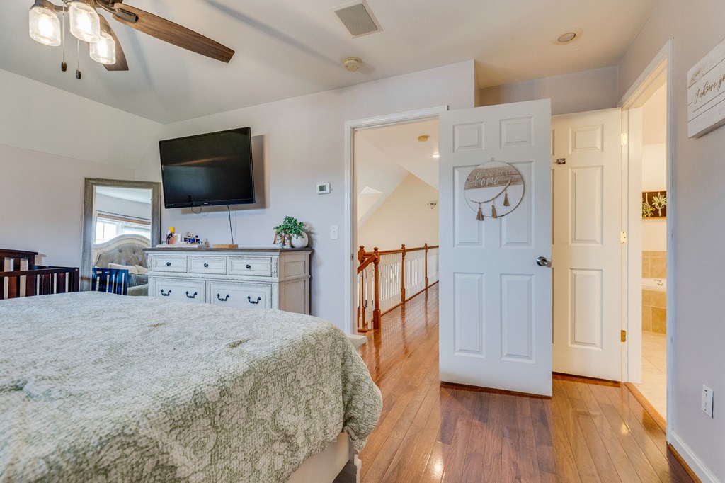 472 Evas Walk