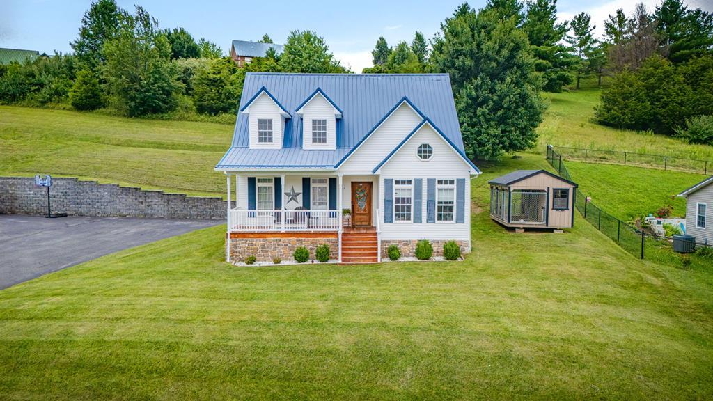 472 Evas Walk