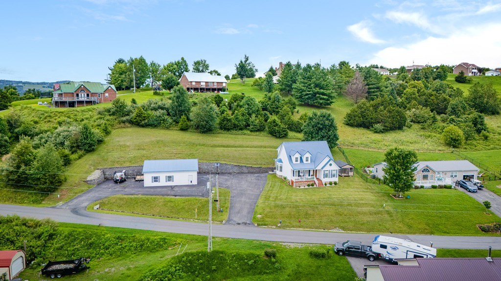 472 Evas Walk