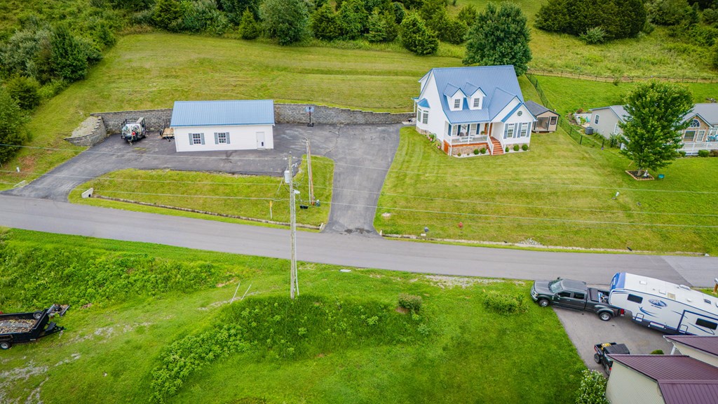 472 Evas Walk