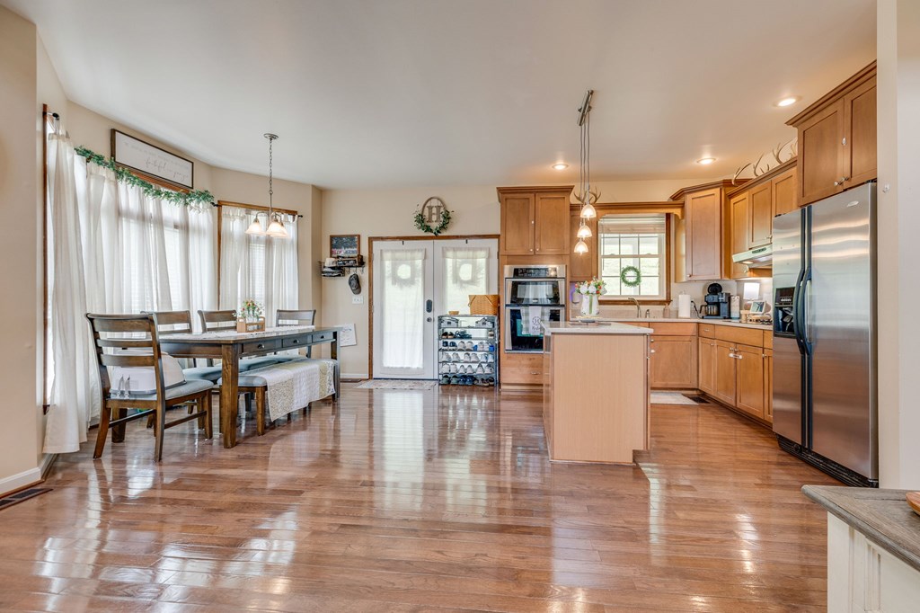 472 Evas Walk