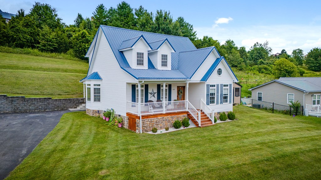 472 Evas Walk
