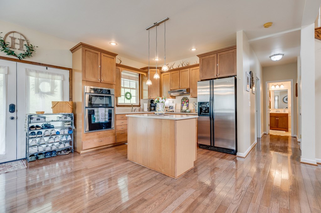 472 Evas Walk