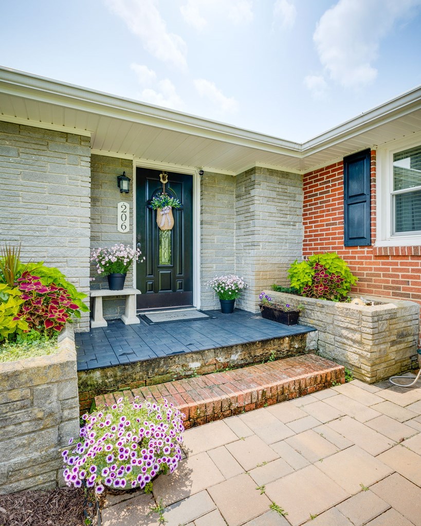 206 Pruner Street