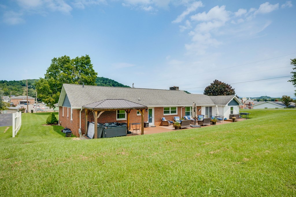 206 Pruner Street